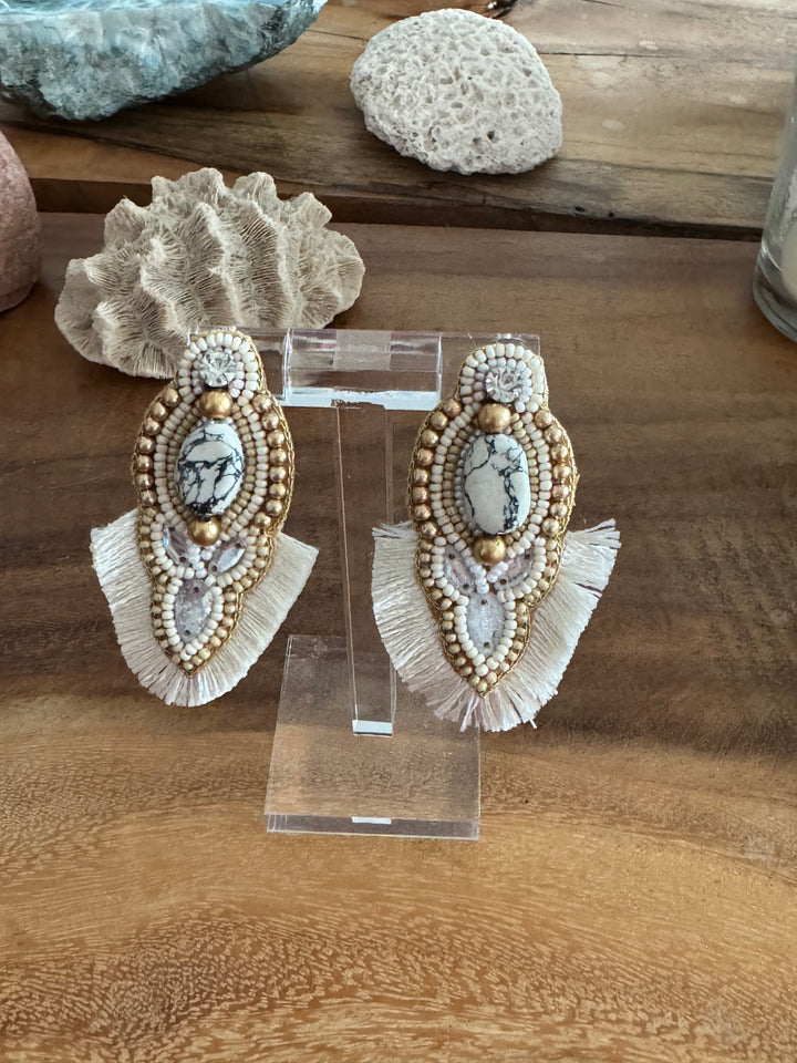 PENDIENTES FLECOS BLANCO