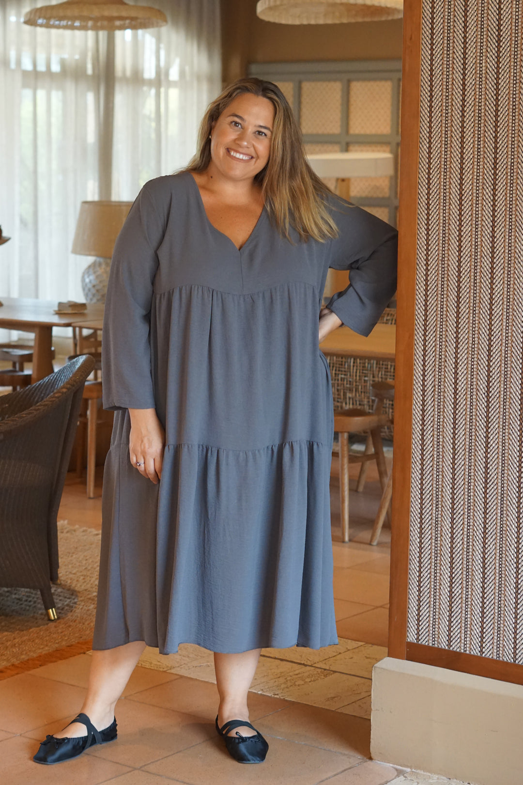VESTIDO CAPE GRIS
