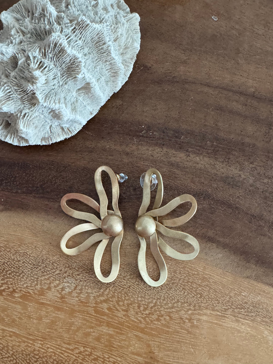 PENDIENTES FLOR DORADO