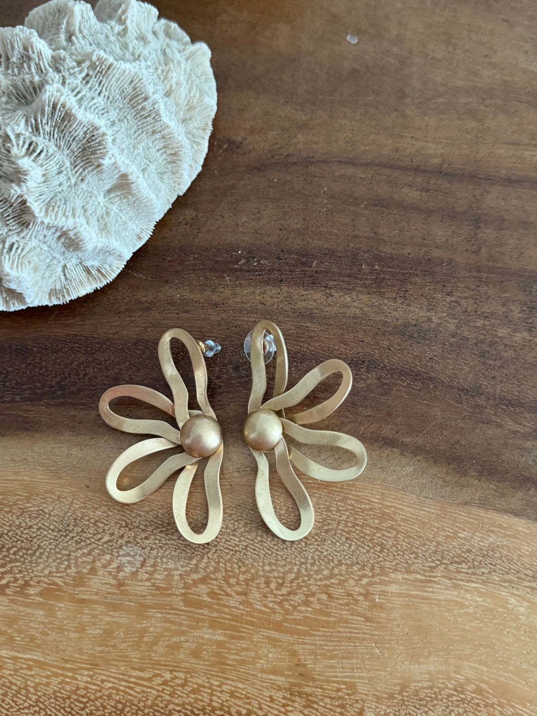 PENDIENTES FLOR DORADO