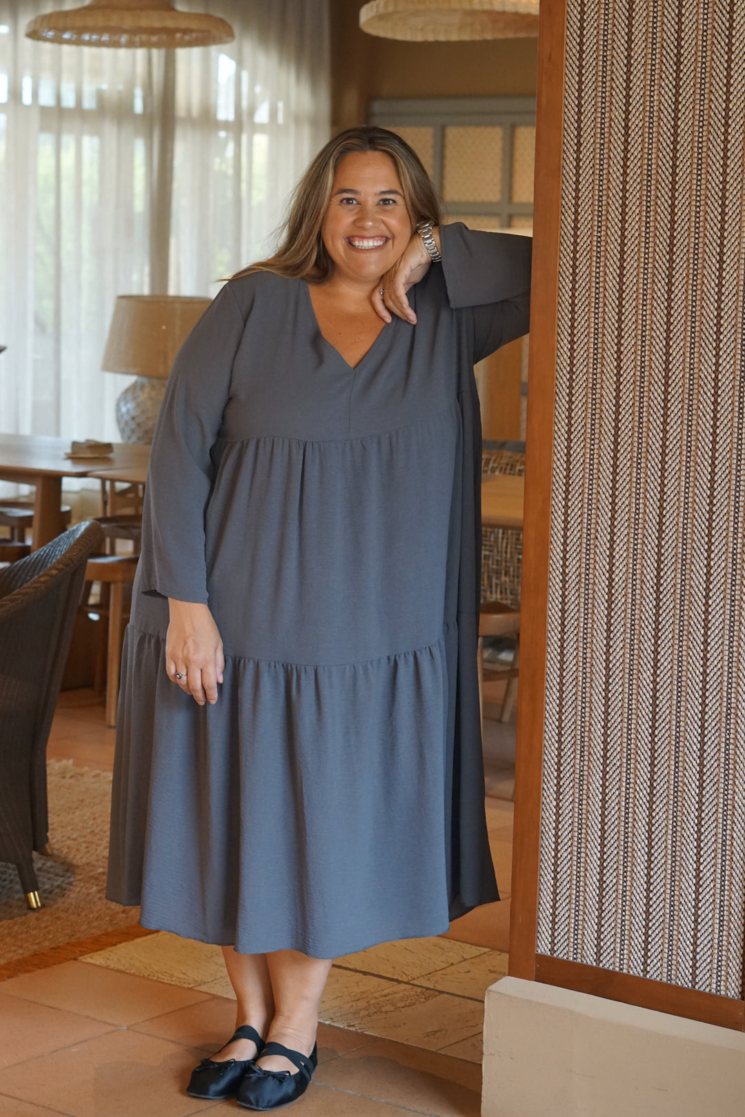 VESTIDO CAPE GRIS
