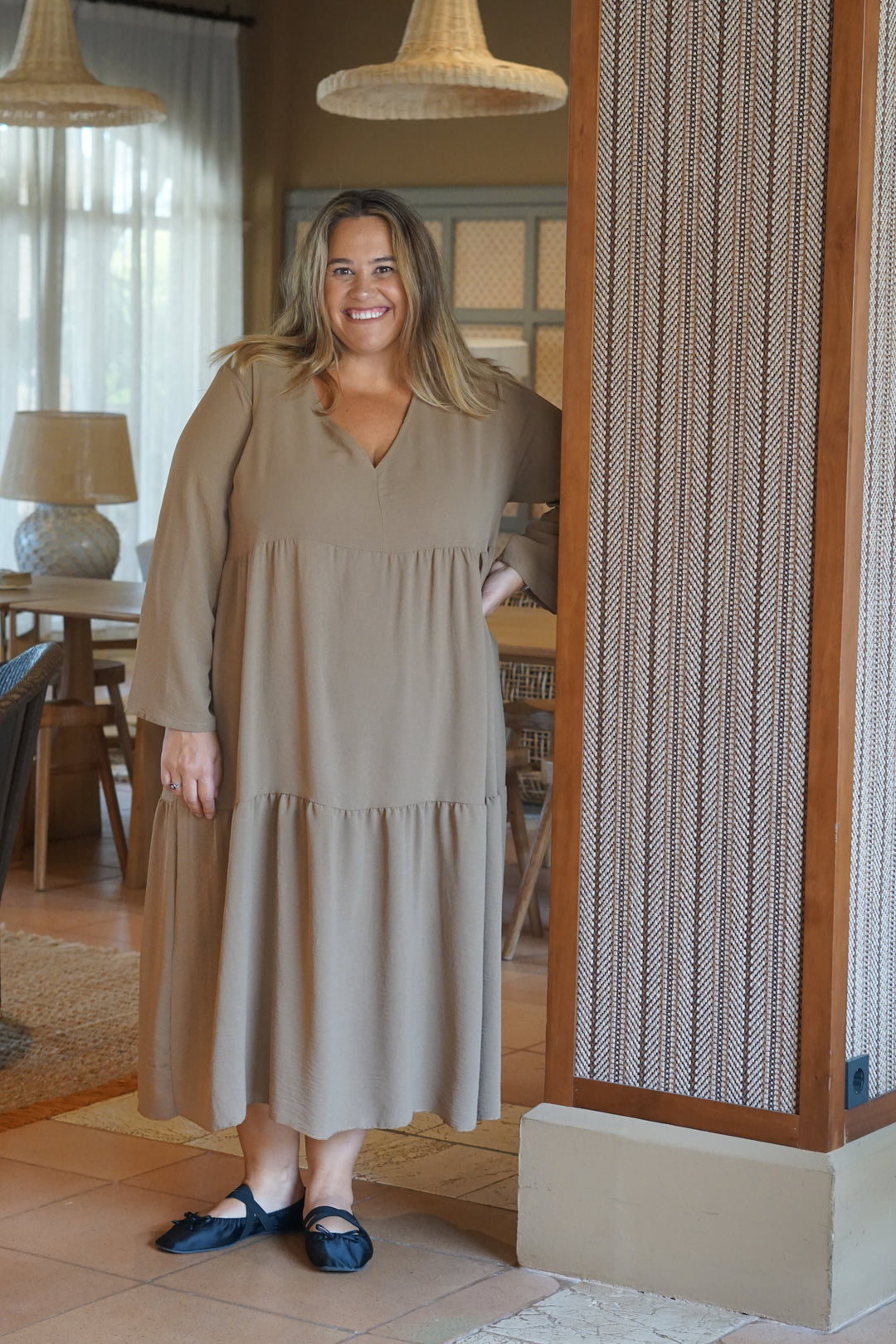 VESTIDO CAPE BEIGE