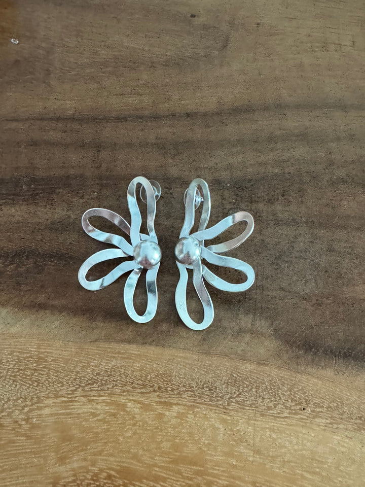 PENDIENTES FLOR PLATEADO