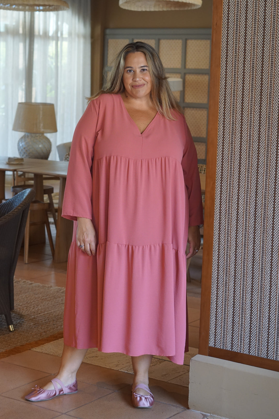VESTIDO CAPE COLORETE