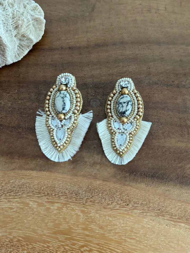 PENDIENTES FLECOS BLANCO