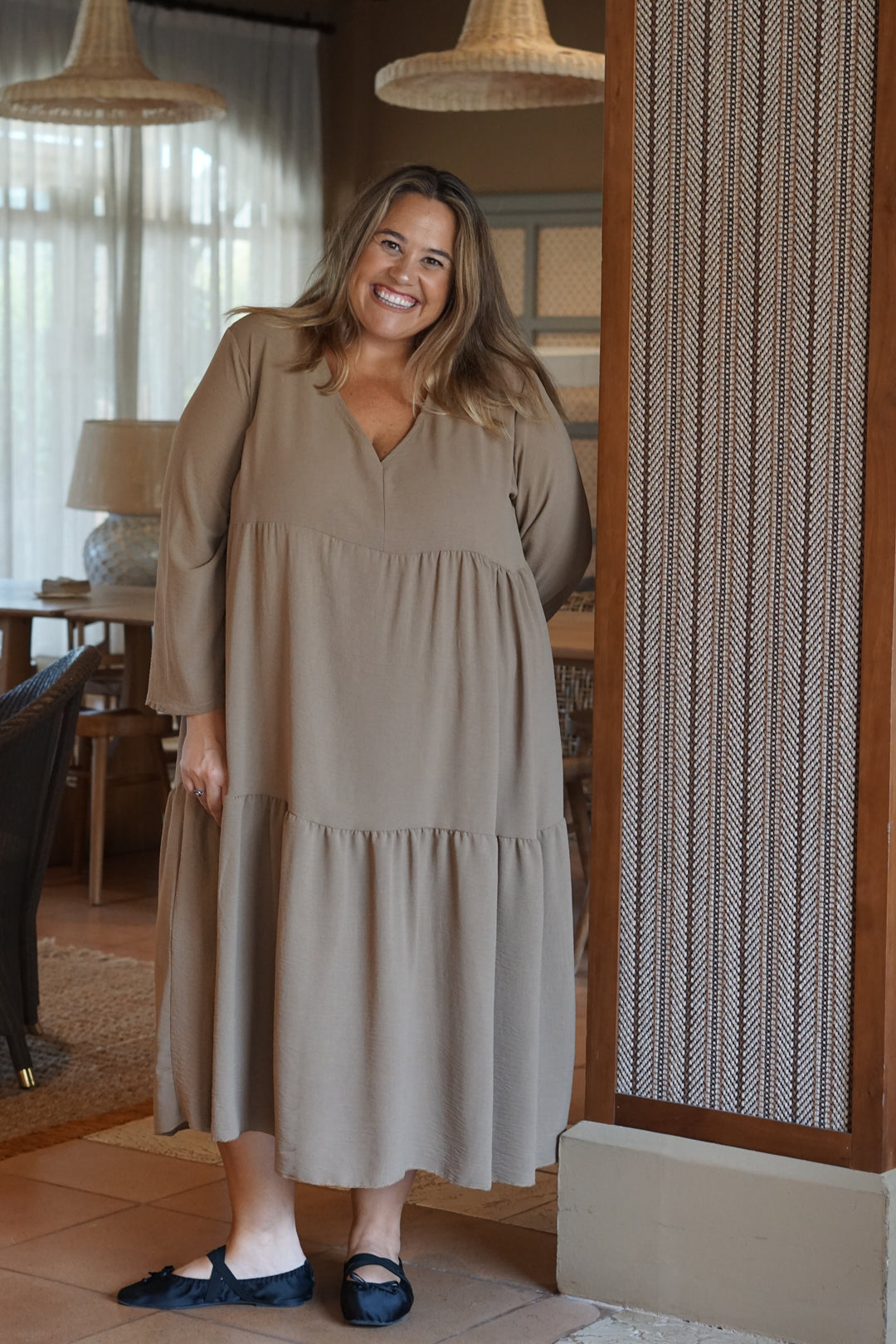 VESTIDO CAPE BEIGE
