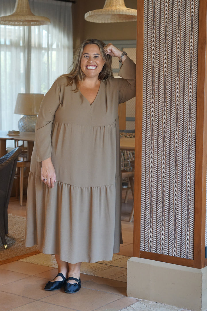 VESTIDO CAPE BEIGE