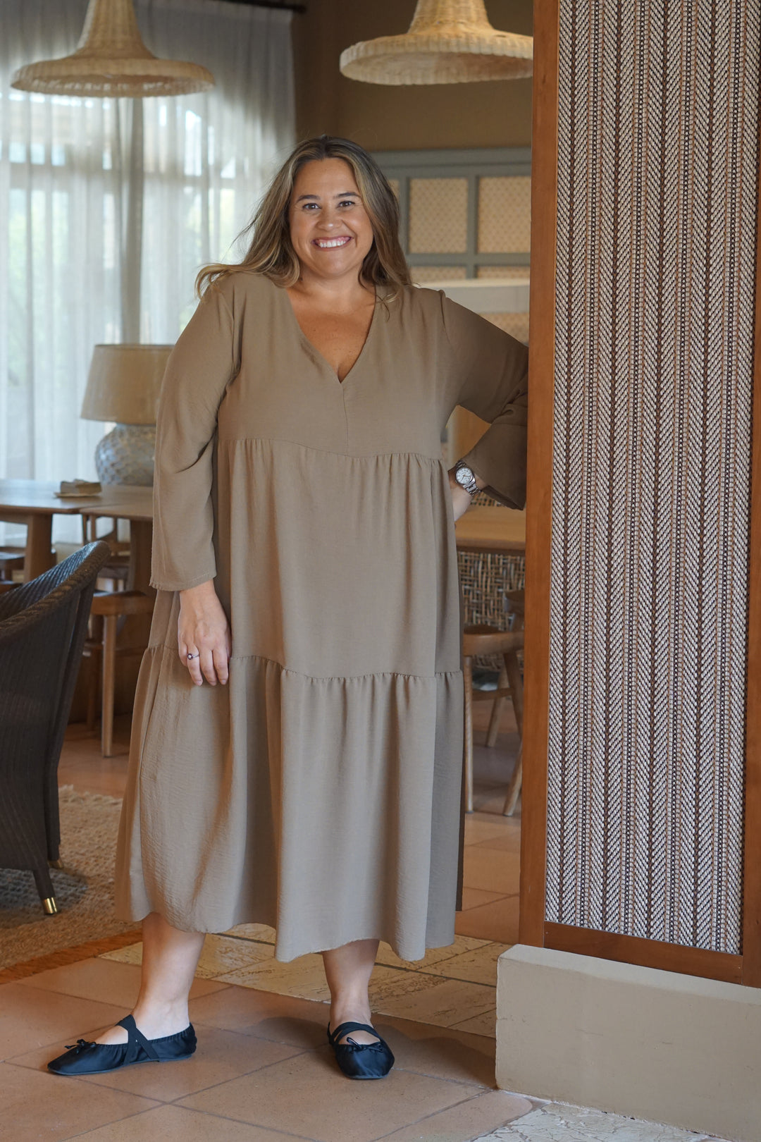 VESTIDO CAPE BEIGE