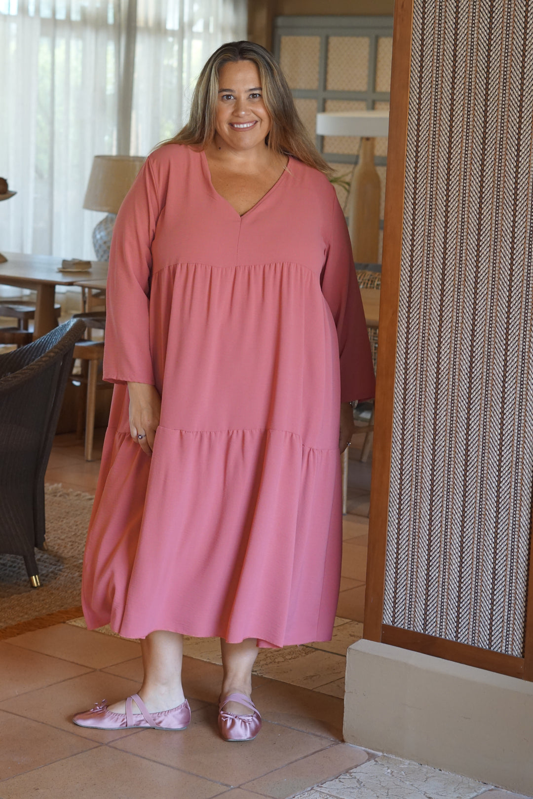 VESTIDO CAPE COLORETE