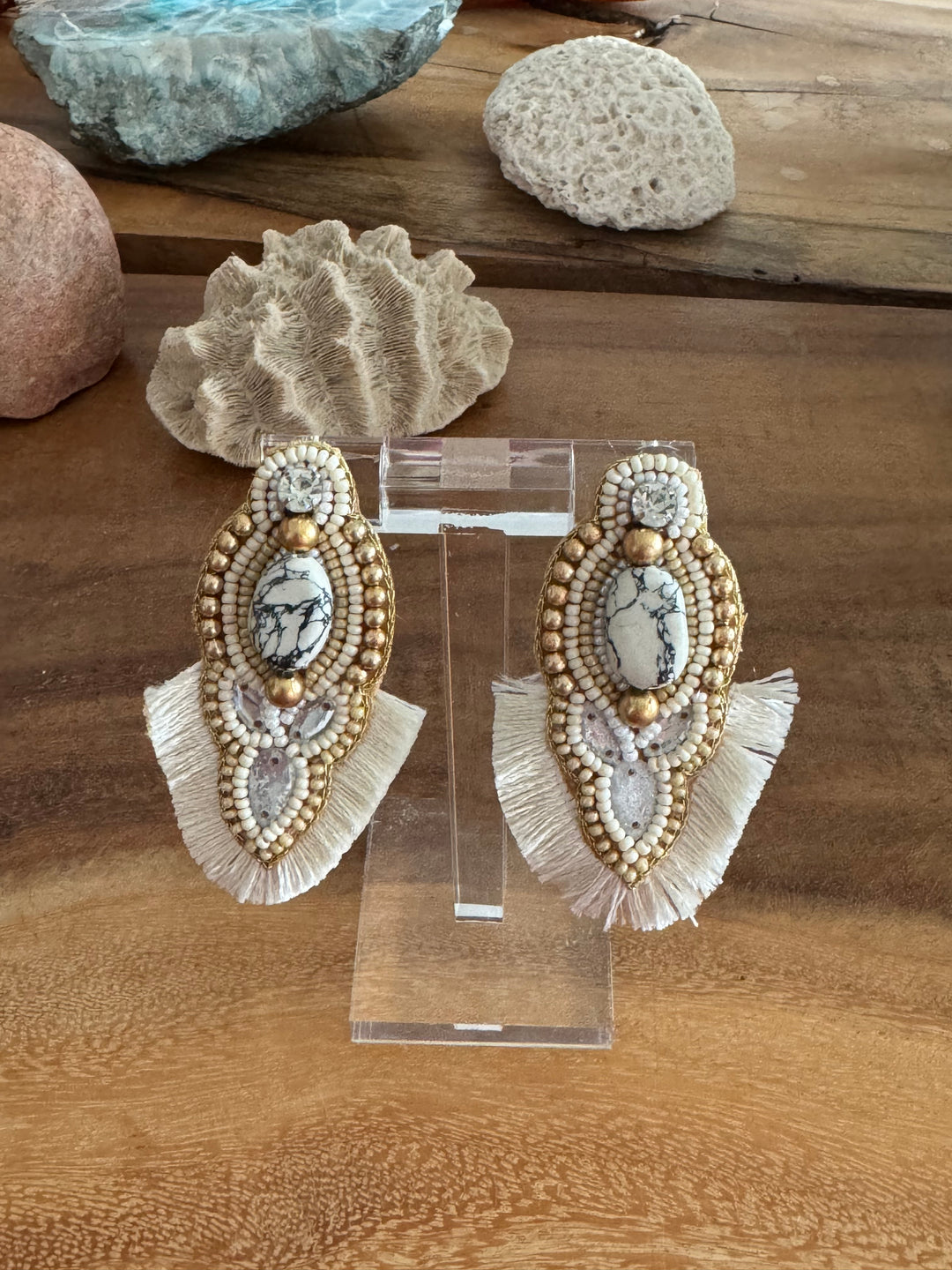 PENDIENTES FLECOS BLANCO