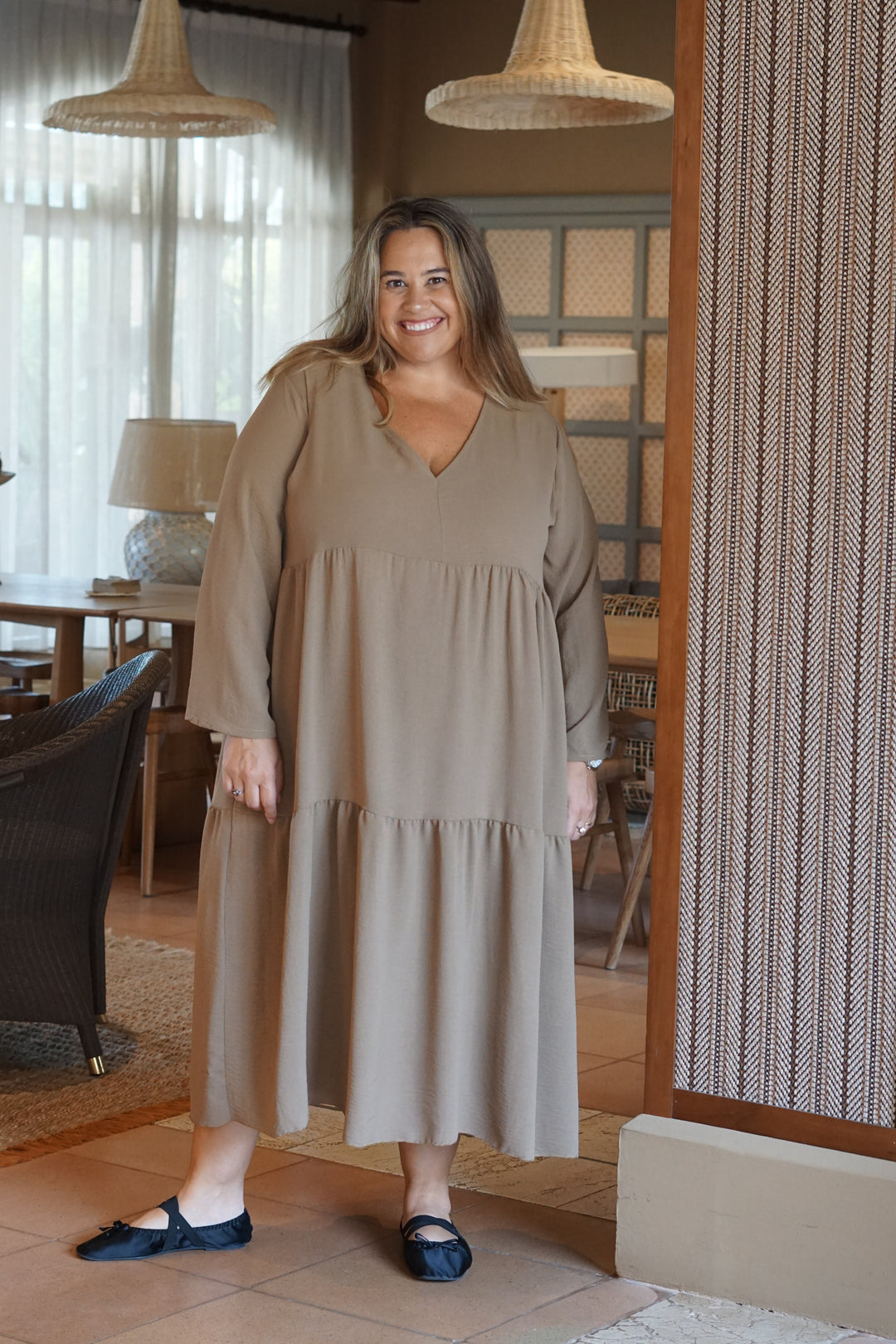 VESTIDO CAPE BEIGE